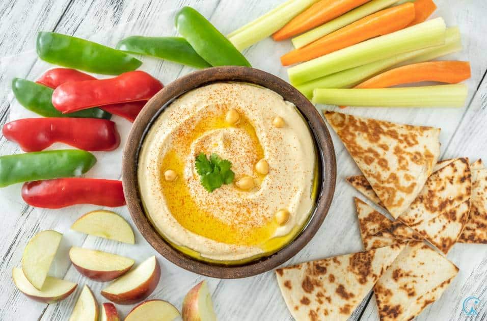 Hummus and veggies