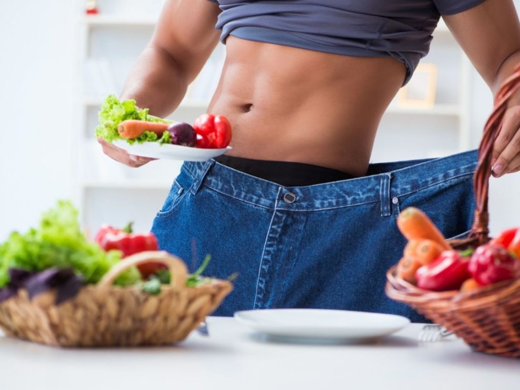 Dieting is one of the 10 Signs You Eat Few Calories and Don't Lose weight