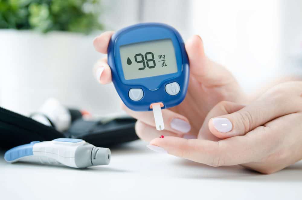checking blood sugar level - The beginners guide to Keto