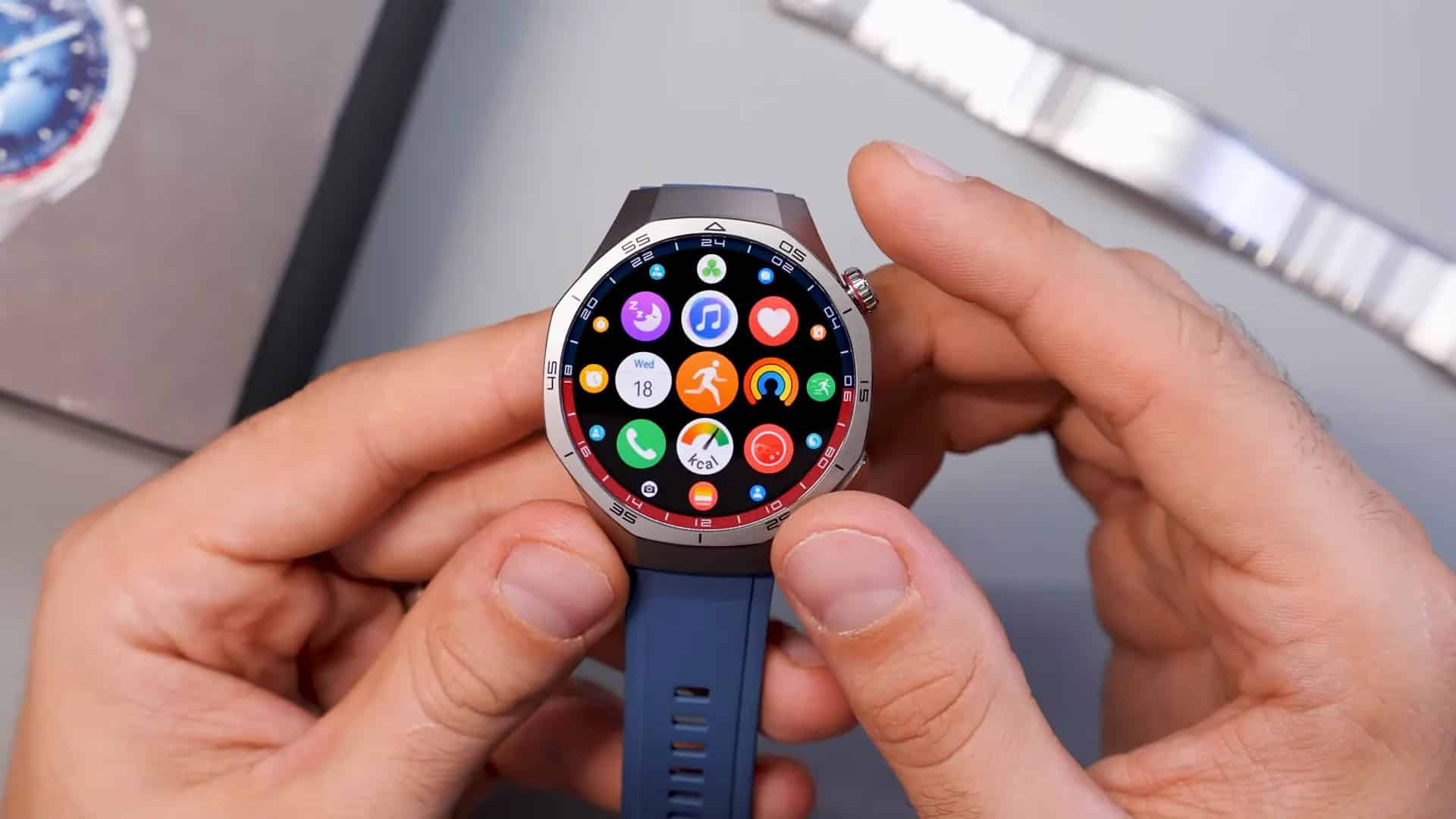 User interface navigation on the HUAWEI WATCH GT 5 PRO