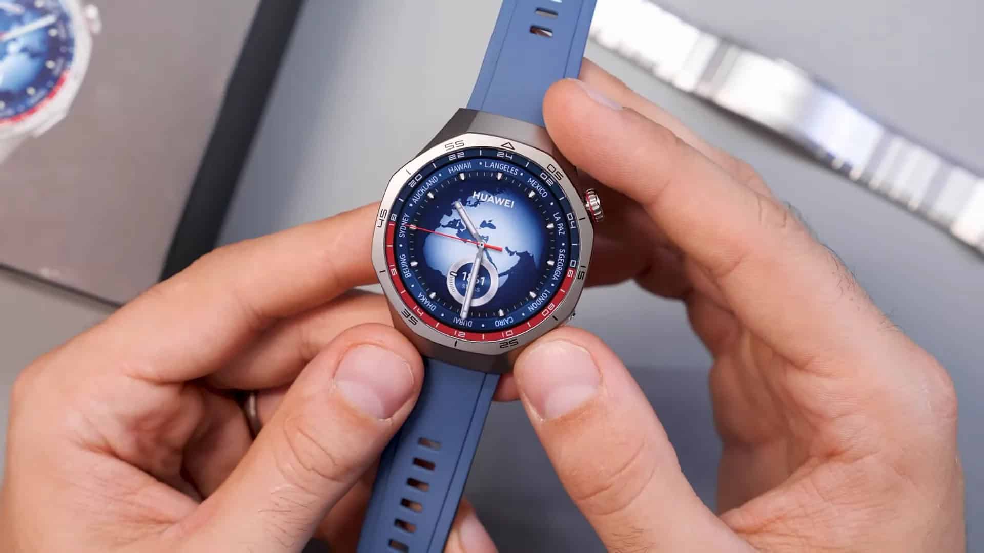 Wireless charging feature of the HUAWEI WATCH GT 5 PRO