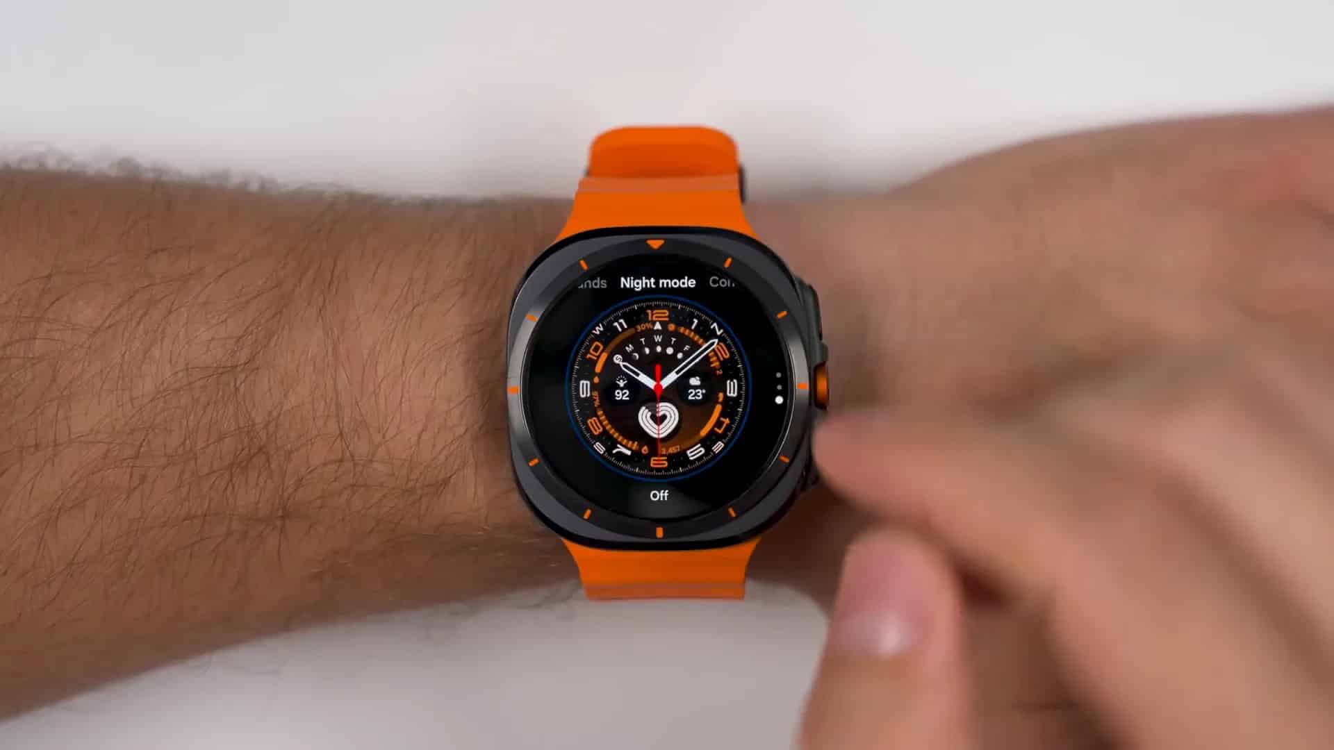 Auto night-mode feature on Galaxy Watch Ultra