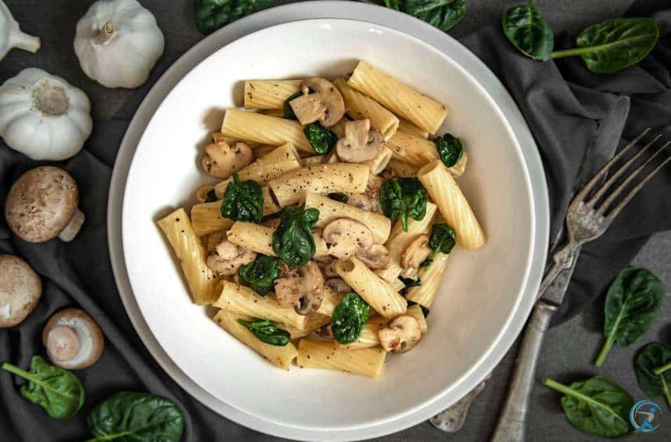 Whole Wheat Pasta with Mushrooms and Spinach