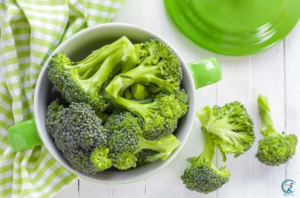 Broccoli contains vitamin C, an antioxidant that helps fight off infections. 