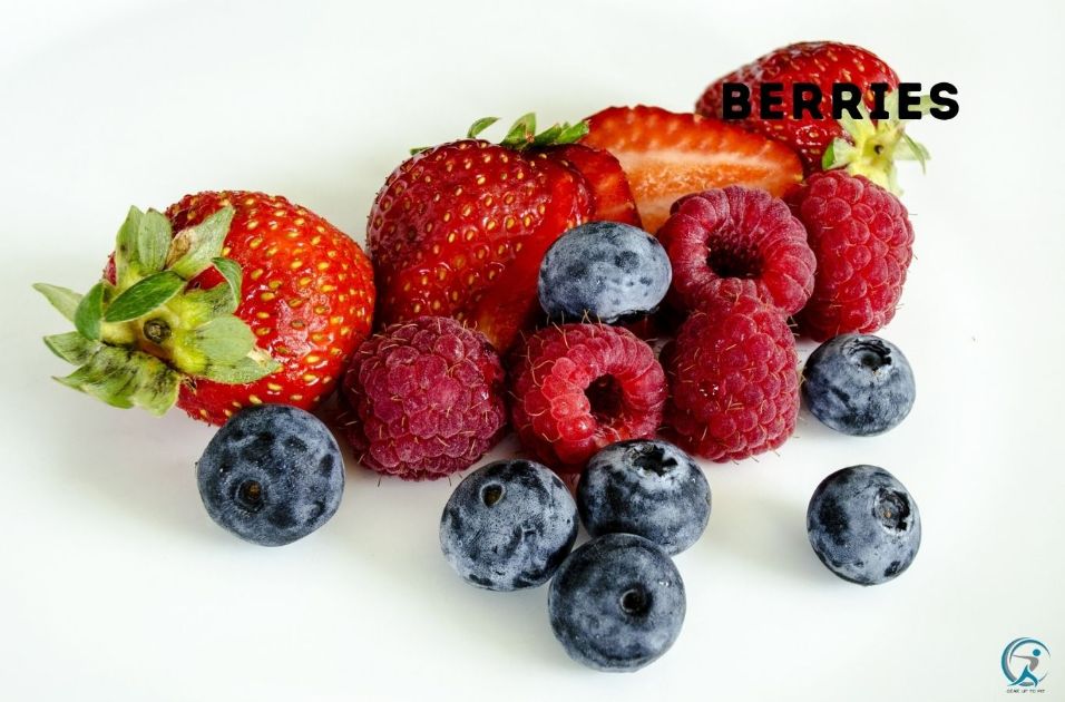 Berries are a delicious snack option loaded with antioxidants and phytonutrients