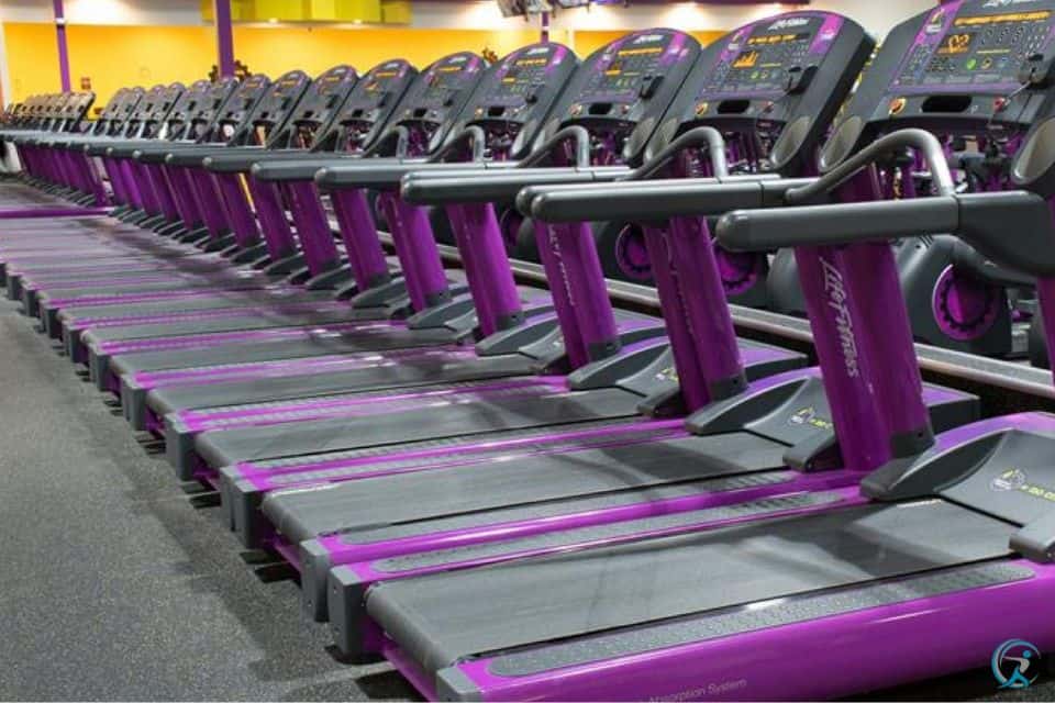 Inside Planet Fitness - Treadmills 