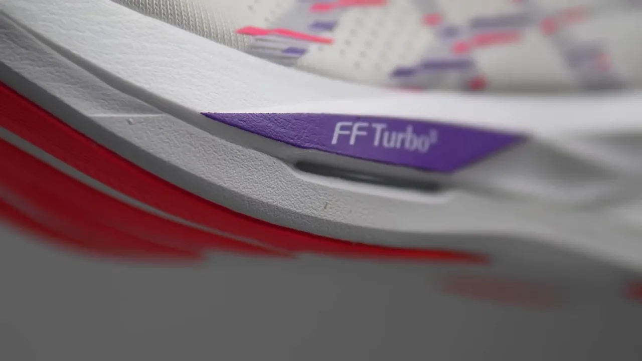 Cutaway showing FF Turbo Squared top layer and FF Blast Max lower layer with visible Astro plate