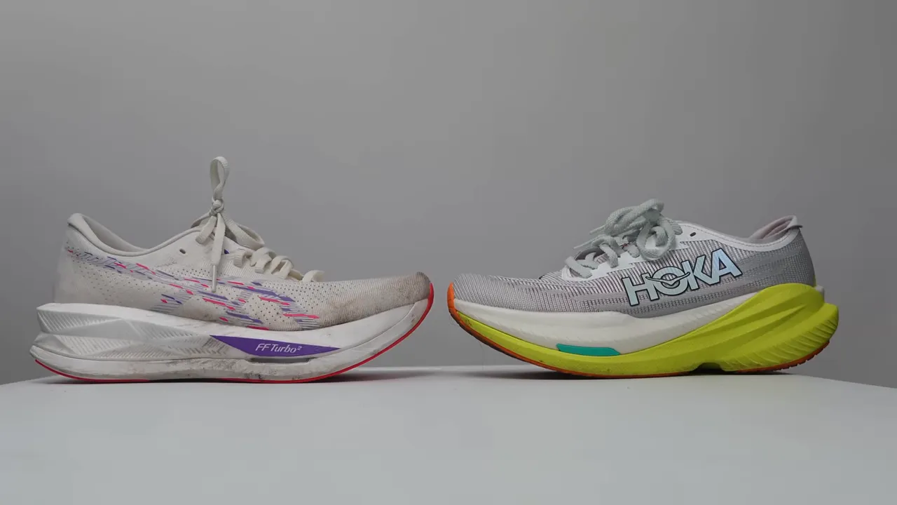 Hoka Mach X2 and Sonicblast side-by-side to compare foam layers and rocker
