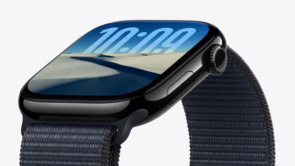 Apple Watch Series 11 watch face hero image for runners